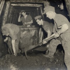 Bergleute im Tagebau