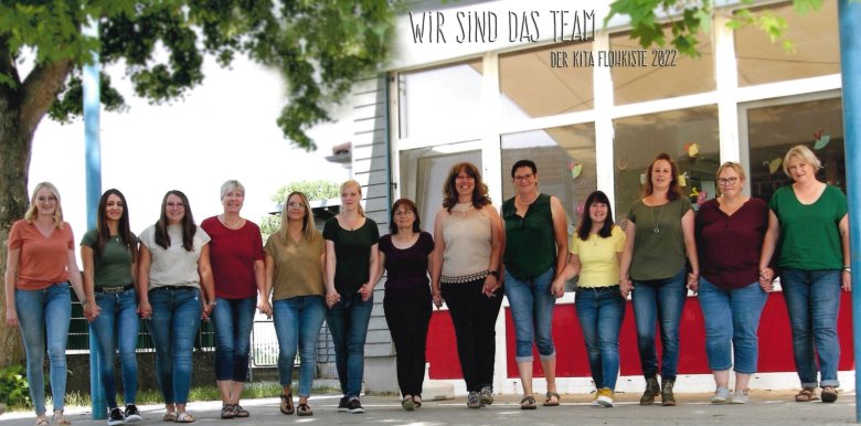 Das Team der Kita Flohkiste - Gruppenbild mit allen Erzieherinnen