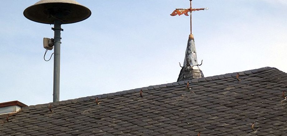 Auch die Sirene auf dem Dach des Historischen Rathauses in Reichelsheim wird beim nächsten Probealarm ertönen