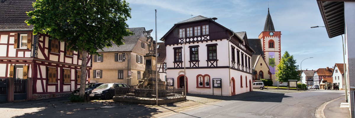 Blick auf das historische Rathaus in Reichelsheim Bingenheimer Str. 33