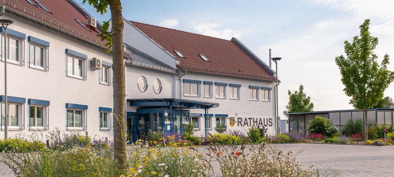 Seitenansicht des Rathauses Reichelsheim