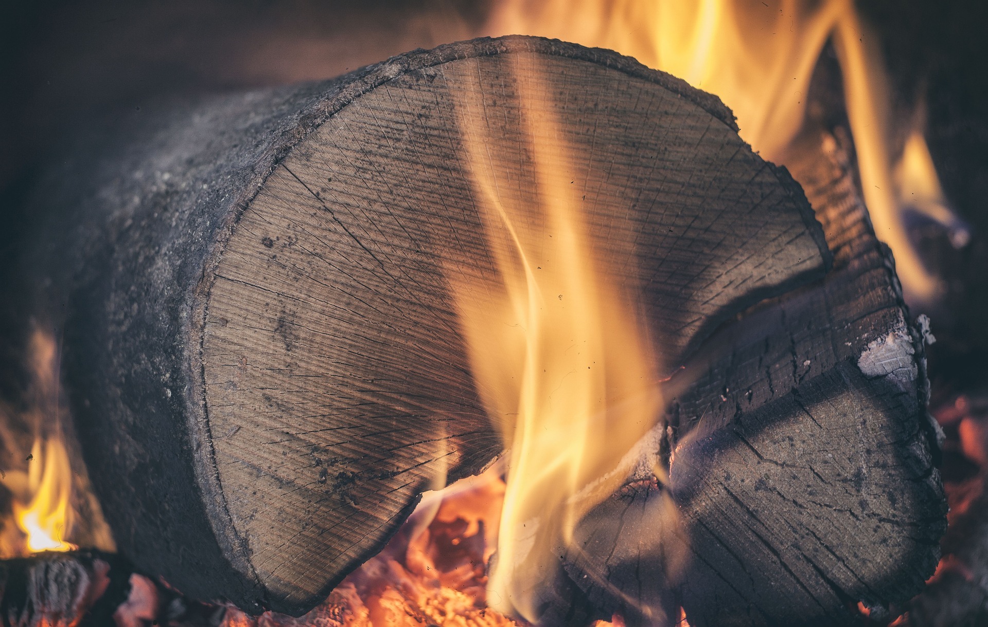brennendes Holz
