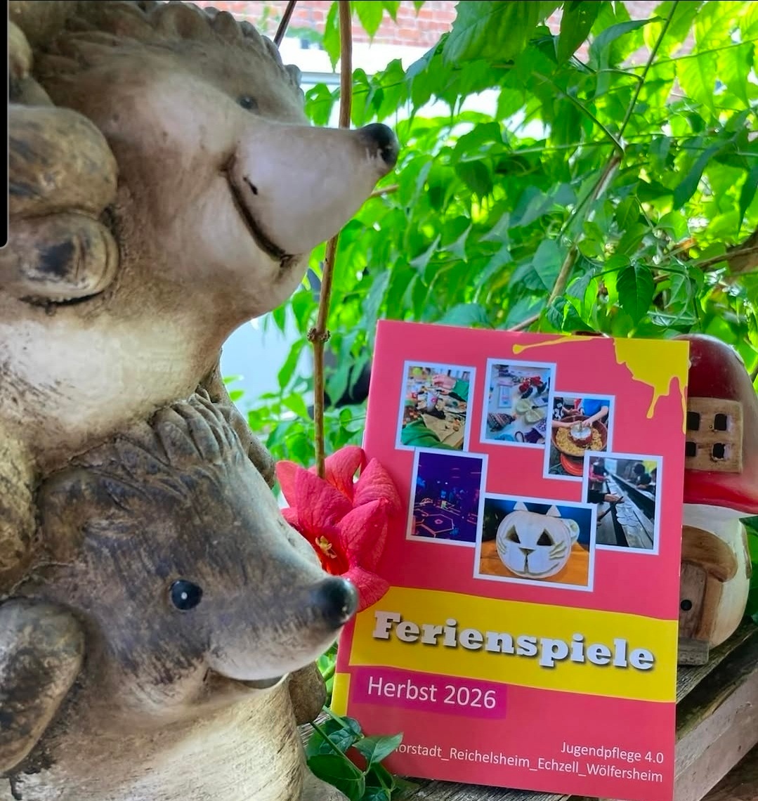 Das Heft der Jugendpflege 4.0 für das Herbstferienprogramm liegt z.B. im Rathaus aus.