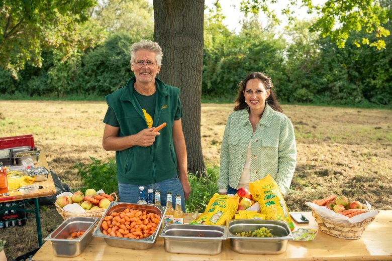 Bürgermeisterin Lena Herget und Thomas Wolff von Querbeet