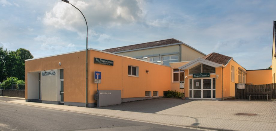 Frontansicht des Bürgerhauses Weckesheim